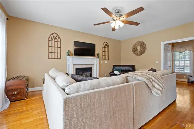 102 Wyndview, Lynchburg VA, listing photo 11 of 12