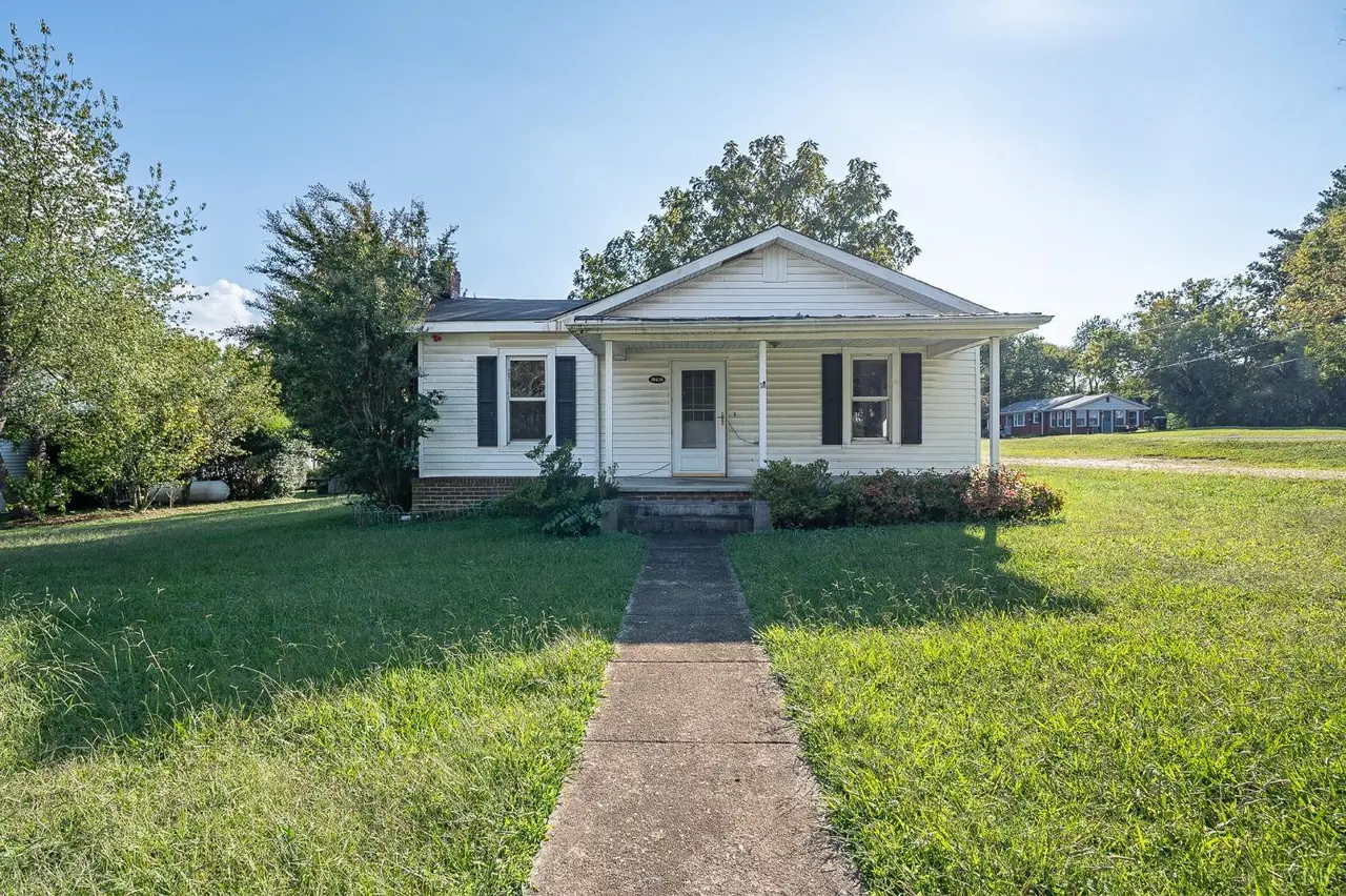 Front of the one-story house with a covered front porch and walkway at 10435 Red House Road, Appomattox VA