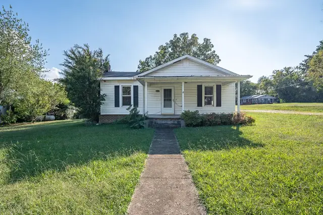 Front of the one-story house with a covered front porch and walkway at 10435 Red House Road, Appomattox VA
