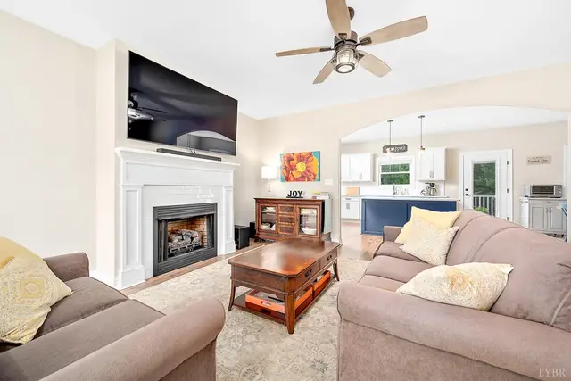 1051 Cobblestone Lane, Forest VA, listing photo 4 of 12