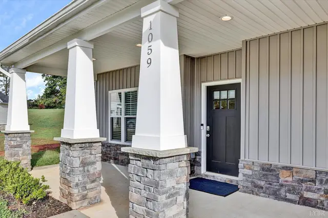 1059 Wild Fox Court, Lynchburg VA, listing photo 4 of 12