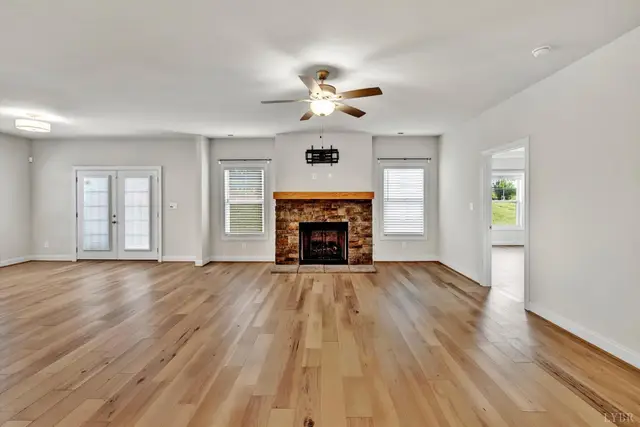 1059 Wild Fox Court, Lynchburg VA, listing photo 9 of 12