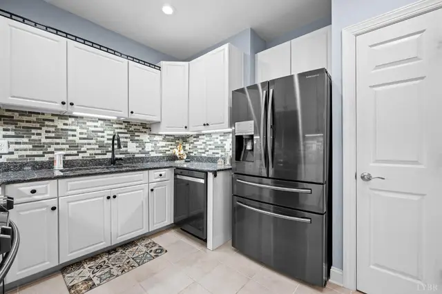 109 Jonathan's Landing, Lynchburg VA, listing photo 8 of 12