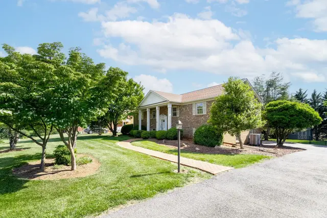 1121 Moreview Drive, Lynchburg VA, listing photo 6 of 12