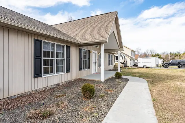 1247 Navigation Point, Goodview VA, listing photo 10 of 12