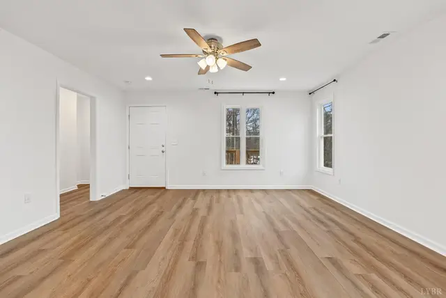 150 Oak Grove Drive, Madison Heights VA, listing photo 4 of 12
