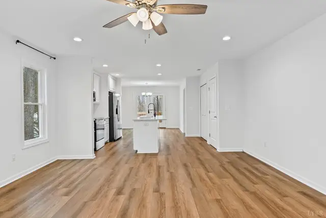 150 Oak Grove Drive, Madison Heights VA, listing photo 5 of 12