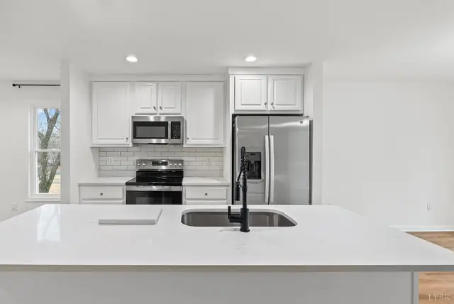 150 Oak Grove Drive, Madison Heights VA, listing photo 7 of 12