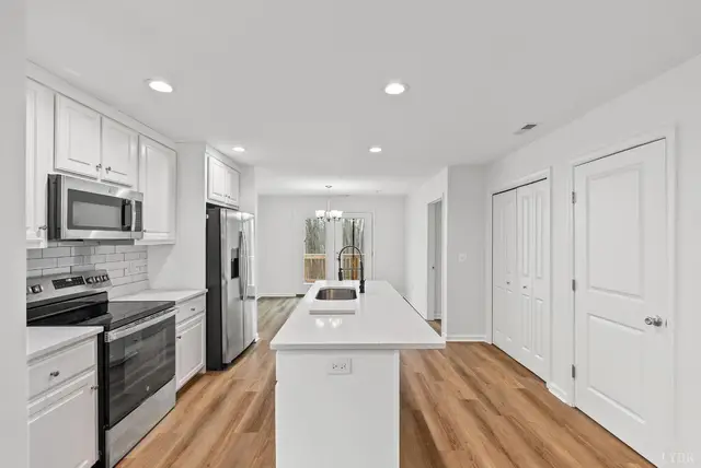 150 Oak Grove Drive, Madison Heights VA, listing photo 8 of 12