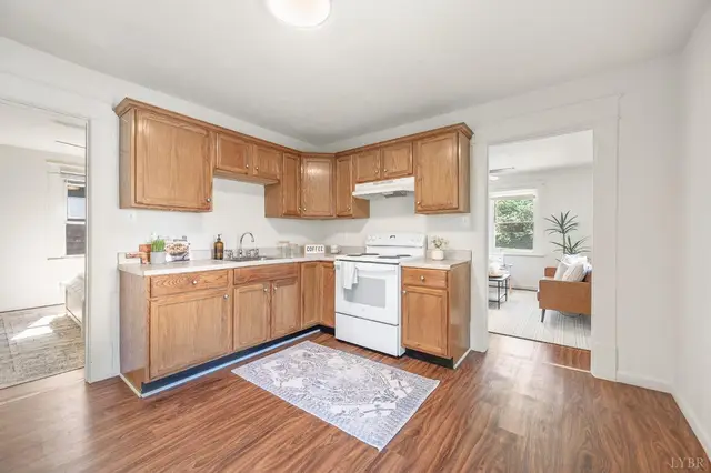 1506 Monroe Street, Lynchburg VA, listing photo 6 of 12
