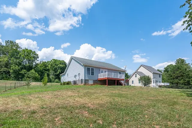 194 Oak Spring Lane, Madison Heights VA, listing photo 5 of 12