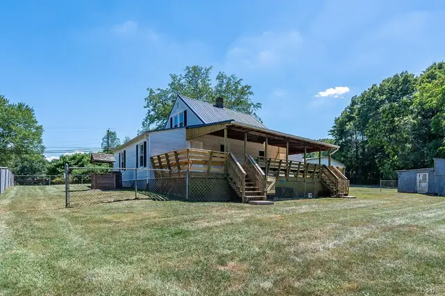 202 Longview Road, Hurt VA, listing photo 4 of 12