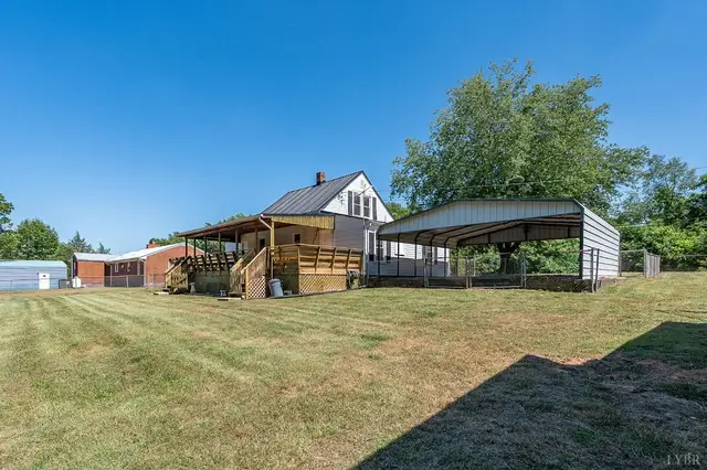 202 Longview Road, Hurt VA, listing photo 6 of 12