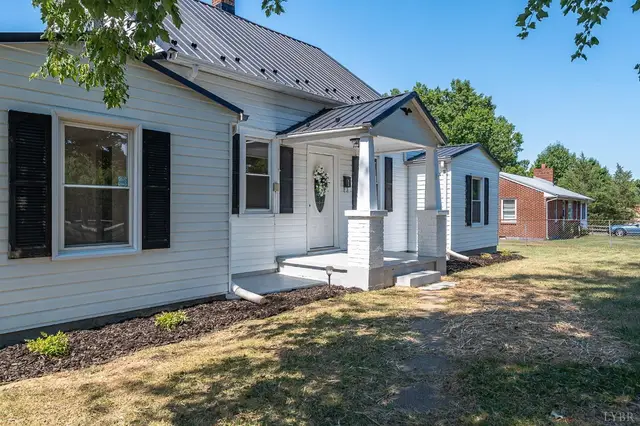 202 Longview Road, Hurt VA, listing photo 9 of 12