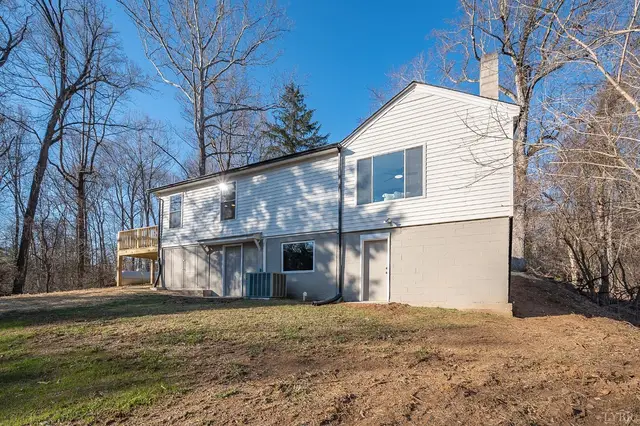 2033 Langhorne Road, Lynchburg VA, listing photo 6 of 12