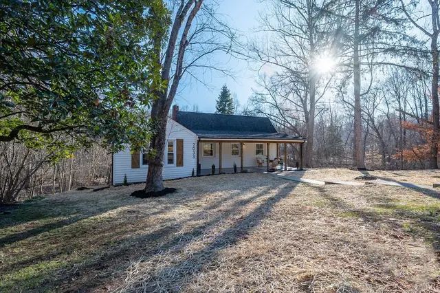 2033 Langhorne Road, Lynchburg VA, listing photo 7 of 12