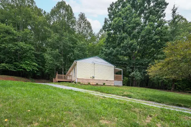 2087 Camp Hydaway Road, Lynchburg VA, listing photo 4 of 12