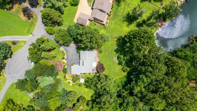 210 Huntingwood Boulevard, Lynchburg VA, listing photo 5 of 12