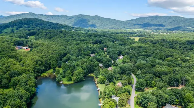210 Huntingwood Boulevard, Lynchburg VA, listing photo 6 of 12
