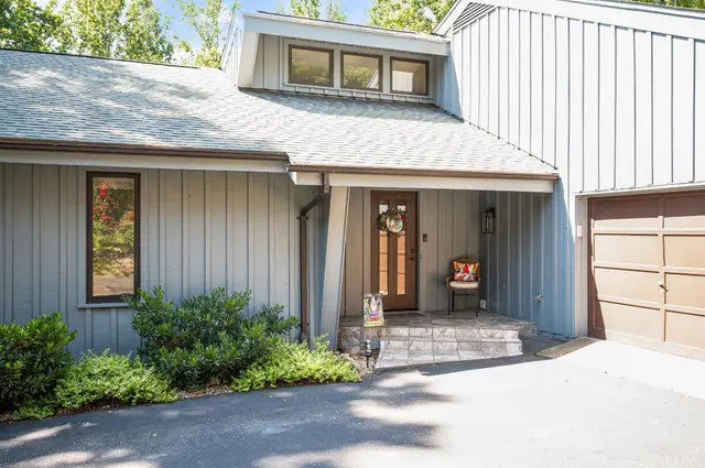 210 Huntingwood Boulevard, Lynchburg VA, listing photo 7 of 12
