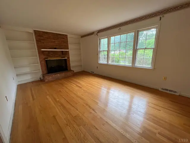 214 Blue Ridge Lane, Amherst VA, listing photo 8 of 12