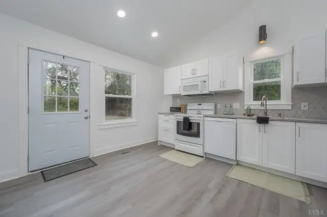223 7th Street, Madison Heights VA, listing photo 9 of 12