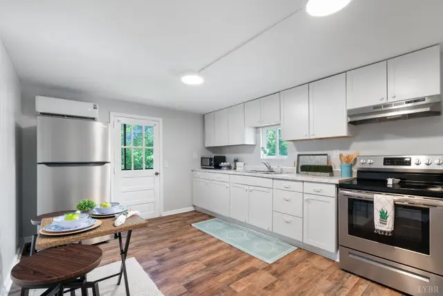 2401 Otey Street, Lynchburg VA, listing photo 8 of 12