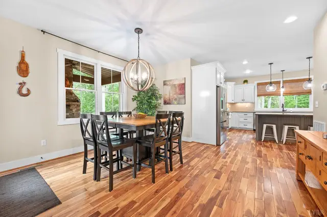 Dining area looking into the kitchen at 2842 Chilton Road, Appomattox VA