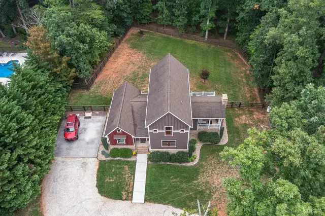 Aerial view of the front of the house and driveway at 2842 Chilton Road, Appomattox VA
