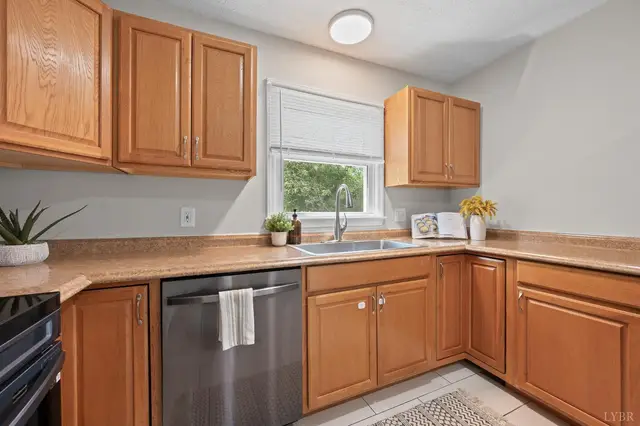 319 Warren Avenue, Lynchburg VA, listing photo 10 of 12