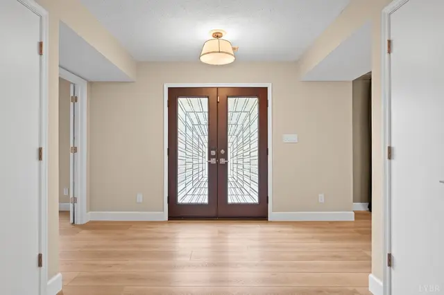 405 Meadowridge Drive, Lynchburg VA, listing photo 4 of 12
