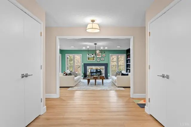 405 Meadowridge Drive, Lynchburg VA, listing photo 5 of 12