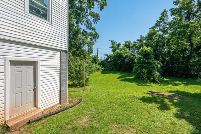 510 Stuart Street, Lynchburg VA, listing photo 4 of 12