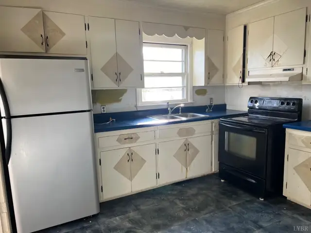 519 W E Monitor Road, Amherst VA, listing photo 9 of 12