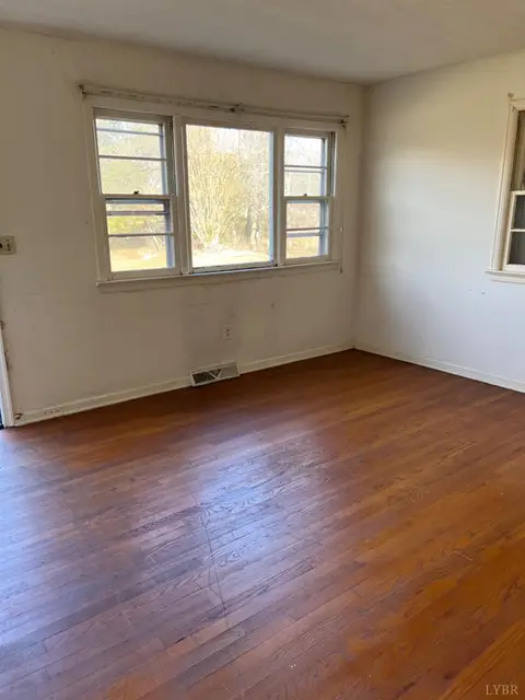 519 W E Monitor Road, Amherst VA, listing photo 10 of 12