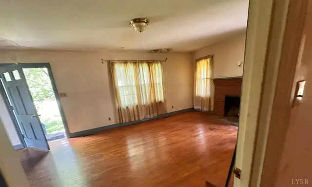 607 Middle Street, Lynchburg VA, listing photo 6 of 12