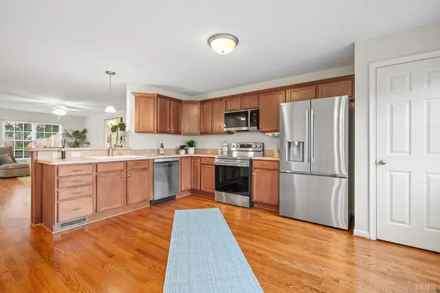 639 Wyndhurst Drive, Lynchburg VA, listing photo 9 of 12