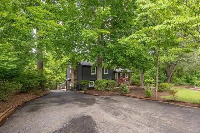 915 Rothowood Road, Lynchburg VA, listing photo 4 of 12