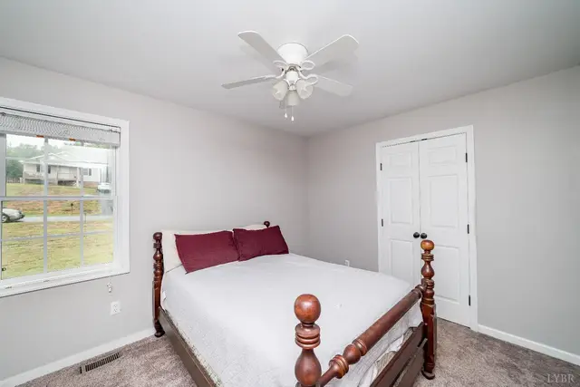 94 Valleyview Drive, Madison Heights VA, listing photo 5 of 12